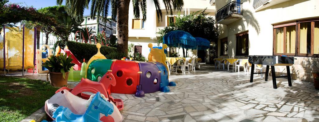 بيترا ليغوري Hotel Lido المظهر الخارجي الصورة