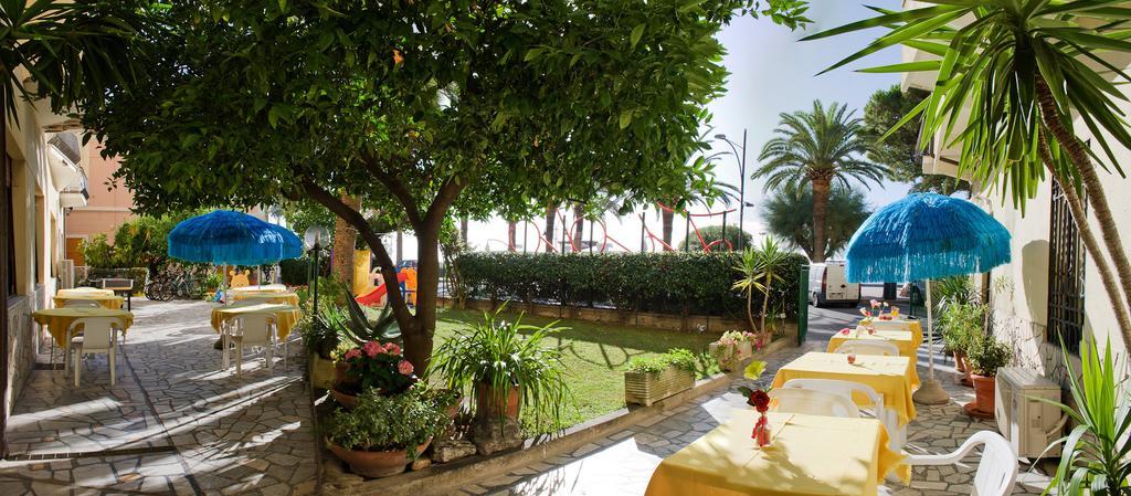 بيترا ليغوري Hotel Lido المظهر الخارجي الصورة