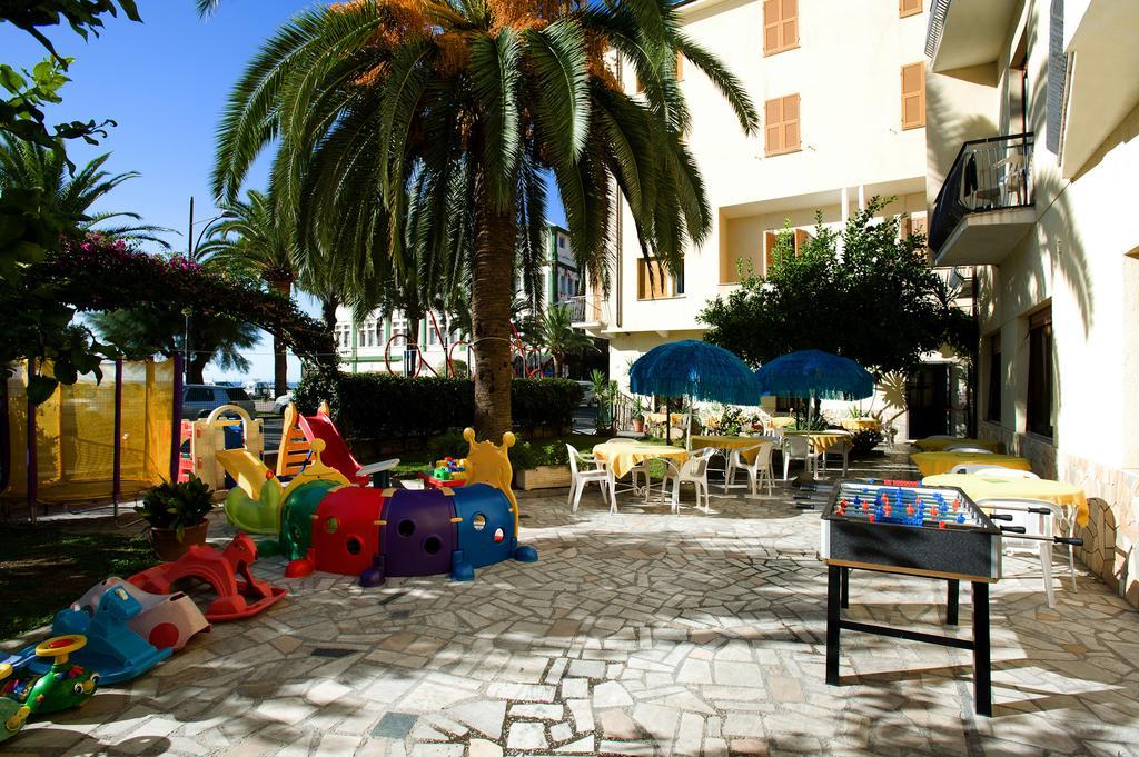 بيترا ليغوري Hotel Lido المظهر الخارجي الصورة