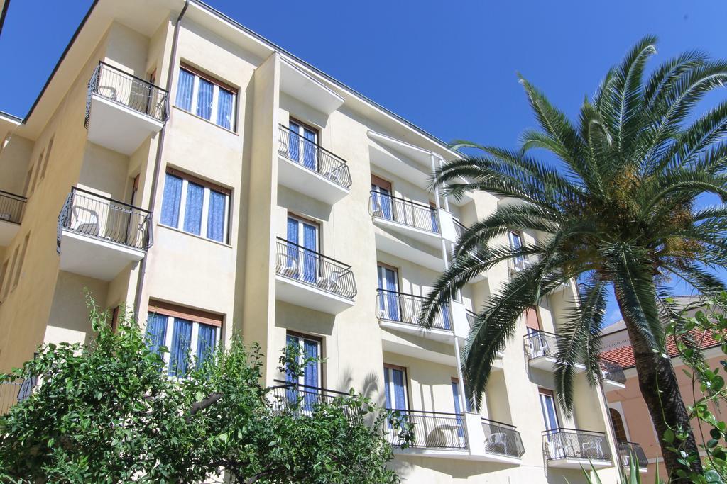 بيترا ليغوري Hotel Lido المظهر الخارجي الصورة